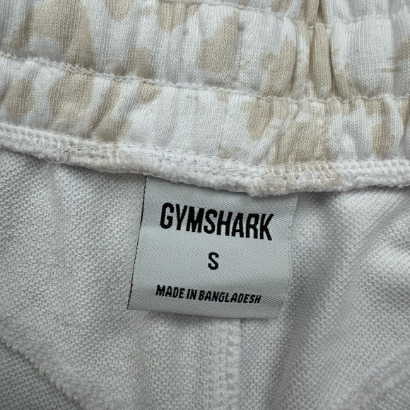 Gymshark Animal Graphic Short - Picture 13 of 13